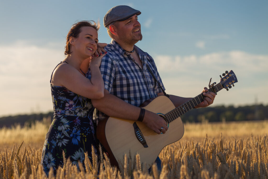 carryme - Das Akustik Duo. Hochzeitssängerin und Hochzeitssänger im Duo für Trauung und Sektempfang in Wolfsburg, Hamburg, Hannover