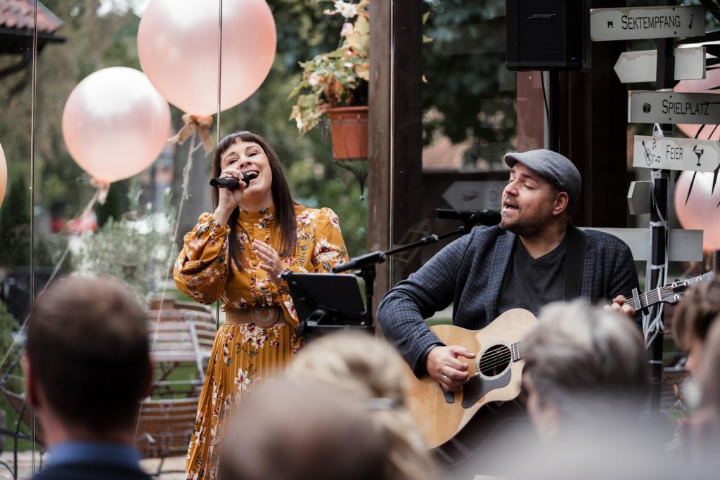 carryme - Akustik Duo. Musiker für private Feiern wie Geburtstagsfeier, Silberhochzeit etc. in Hannover & Niedersachsen