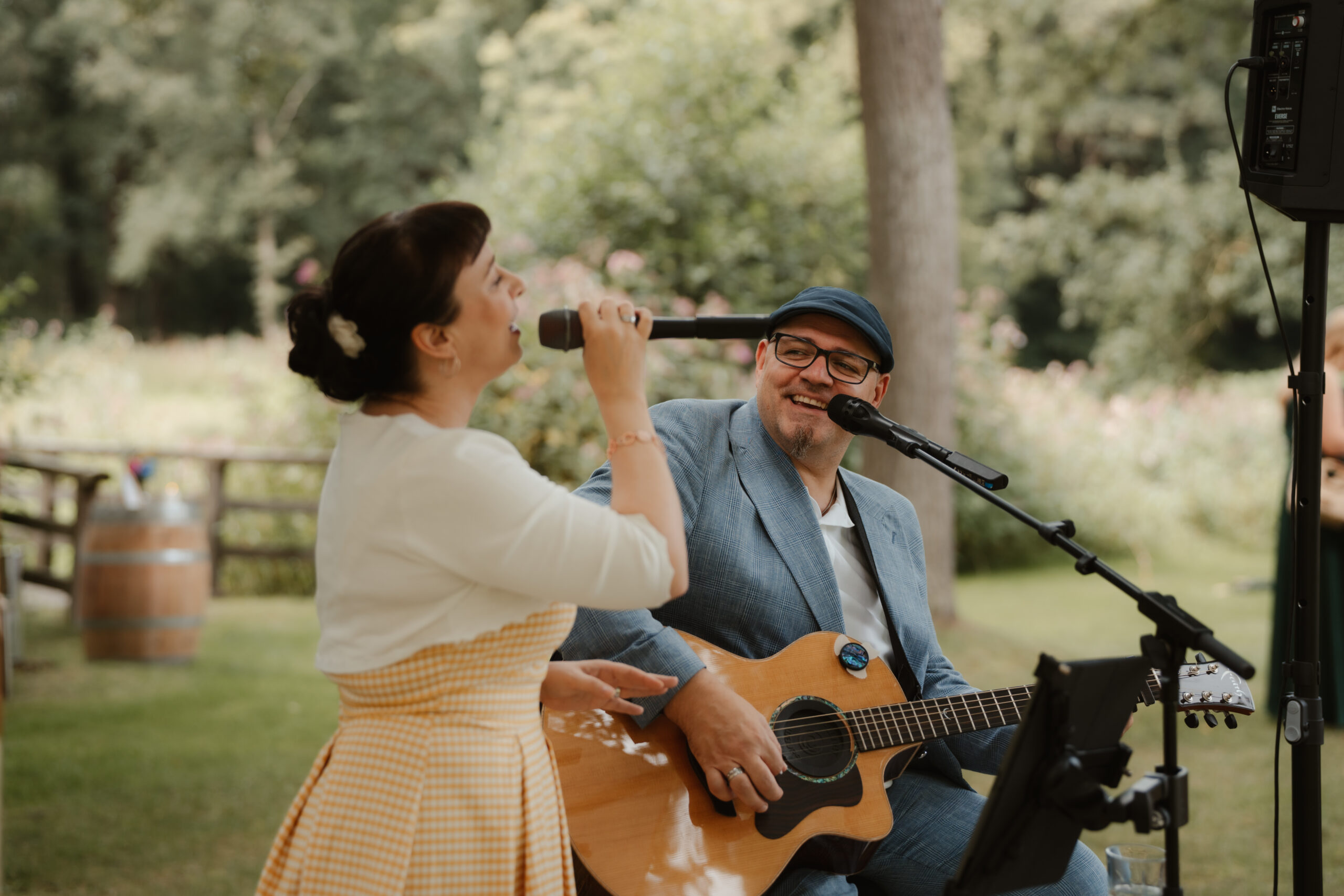 CarryMe Akustik Duo mit Livemusik bei einem Sektempfang