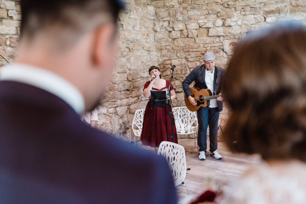 carryme - Das Akustik Duo. Hochzeitssängerin und Hochzeitssänger im Duo als Live Musiker für Trauung und Sektempfang in Wolfsburg, Hamburg, Hannover